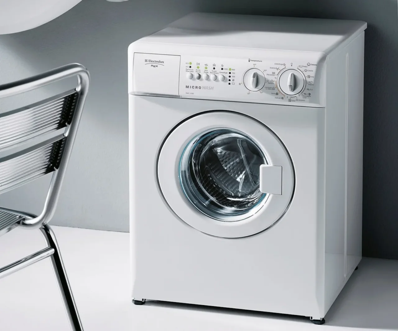 Come eliminare i cattivi odori dalla lavatrice: ecco il segreto