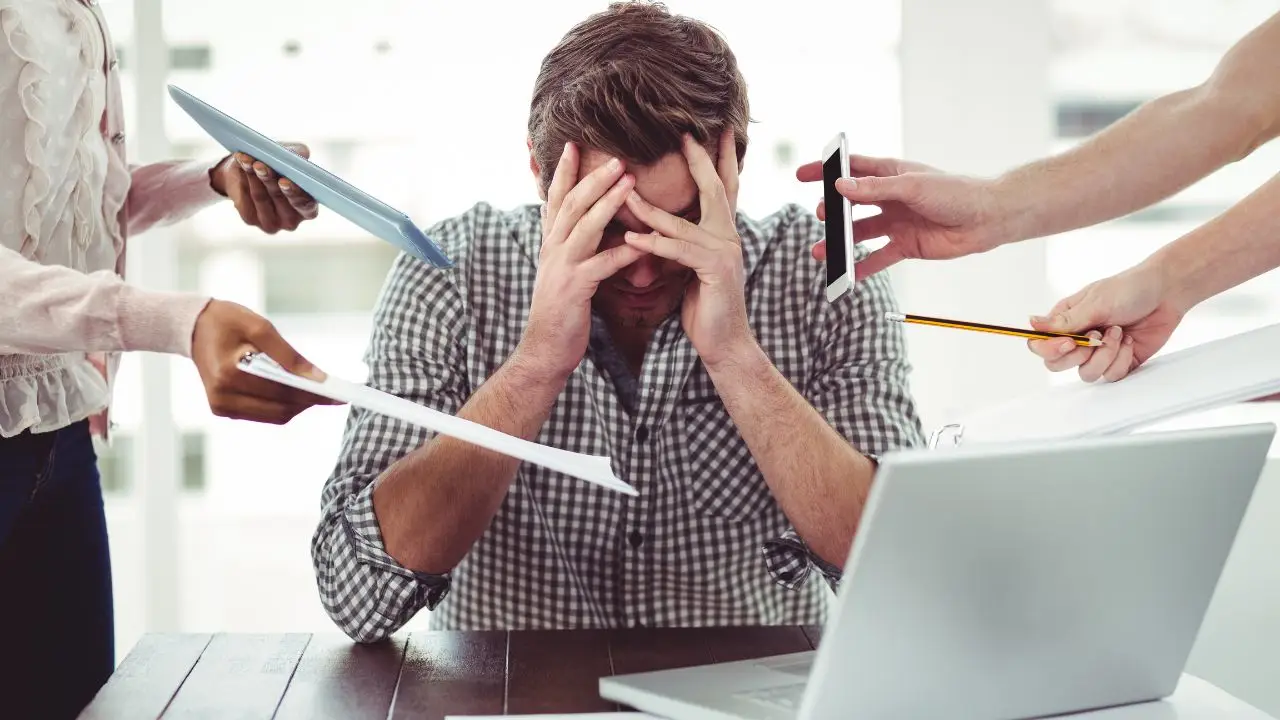 Gonfiore addominale da stress? Il legame tra emozioni e intestino spiegato dagli esperti Gonfiore addominale da stress? Il legame tra emozioni e intestino spiegato dagli esperti