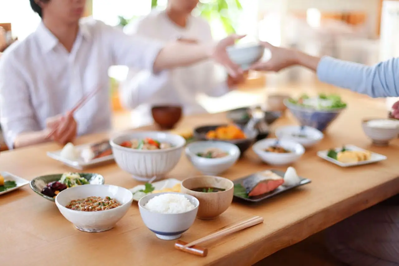 Cibi “insospettabili” che fanno gonfiare: 5 alimenti salutari da consumare con moderazione Cibi “insospettabili” che fanno gonfiare: 5 alimenti salutari da consumare con moderazione