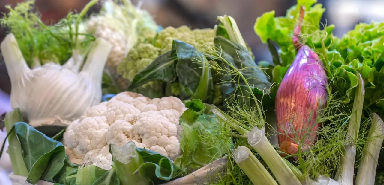 Cibi “insospettabili” che fanno gonfiare: 5 alimenti salutari da consumare con moderazione Cibi “insospettabili” che fanno gonfiare: 5 alimenti salutari da consumare con moderazione