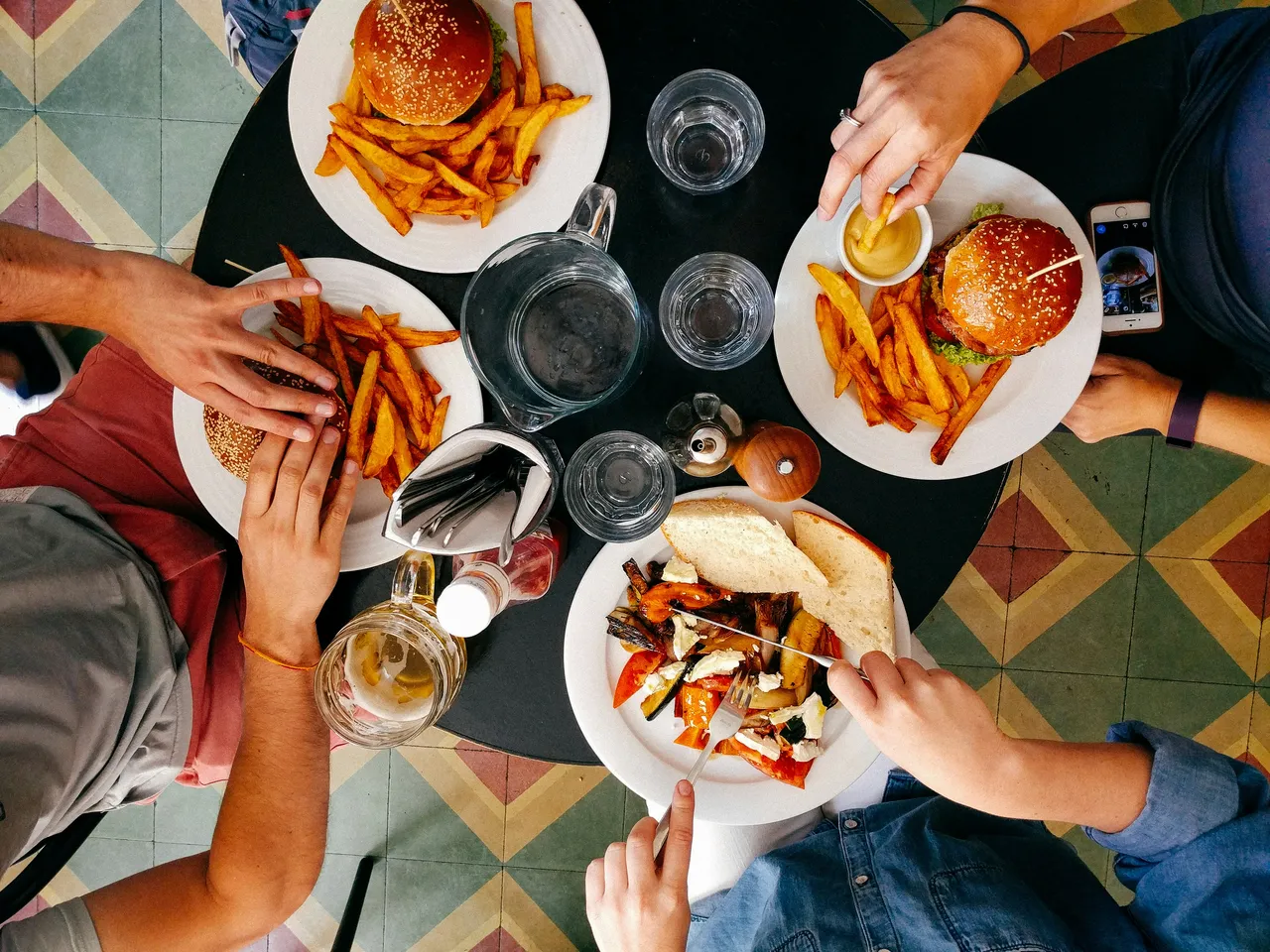 Cosa mangiare a cena per svegliarsi con la pancia piatta: ecco la combinazione ideale Cosa mangiare a cena per svegliarsi con la pancia piatta: ecco la combinazione ideale