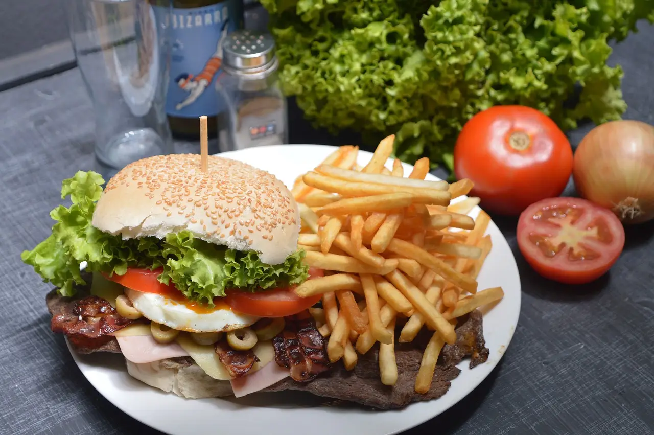 Cosa mangiare a cena per svegliarsi con la pancia piatta: ecco la combinazione ideale Cosa mangiare a cena per svegliarsi con la pancia piatta: ecco la combinazione ideale