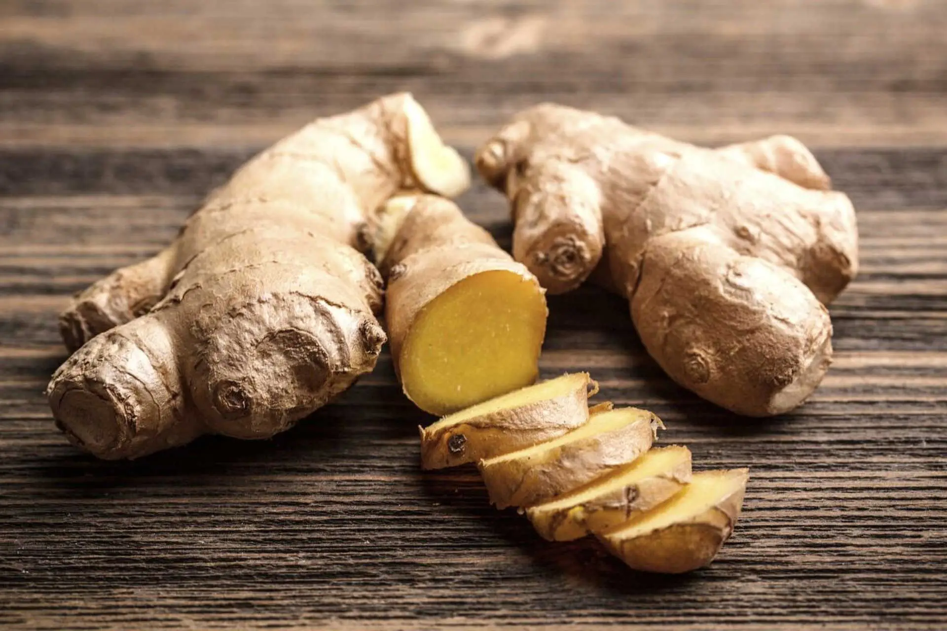 Acqua aromatizzata con zenzero: la ricetta per sostenere il sistema immunitario nelle sere fredde Acqua aromatizzata con zenzero: la ricetta per sostenere il sistema immunitario nelle sere fredde