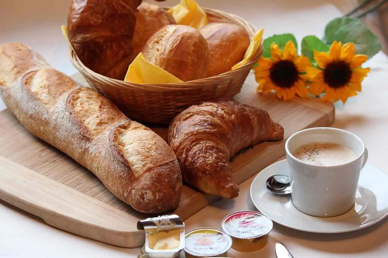 Glicemia alta al mattino: cosa mangiare a colazione secondo i diabetologi Glicemia alta al mattino: cosa mangiare a colazione secondo i diabetologi
