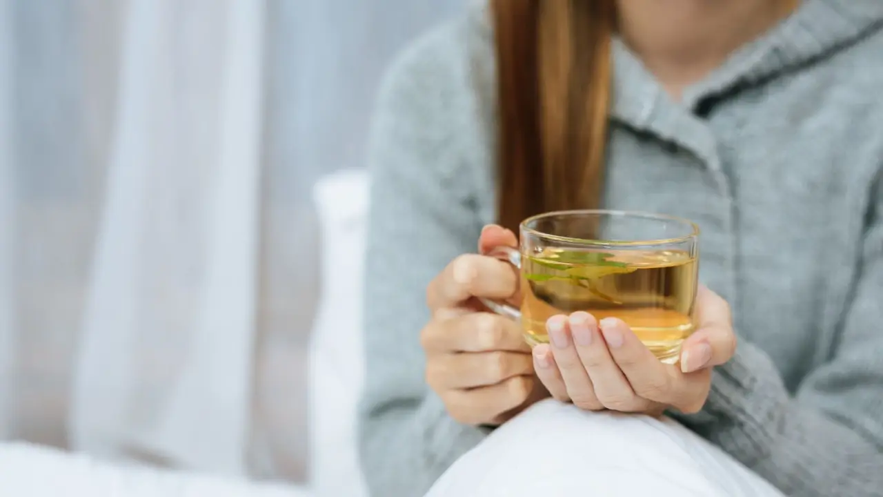Tè rooibos prima di dormire: scopri i vantaggi per la qualità del riposo Tè rooibos prima di dormire: scopri i vantaggi per la qualità del riposo
