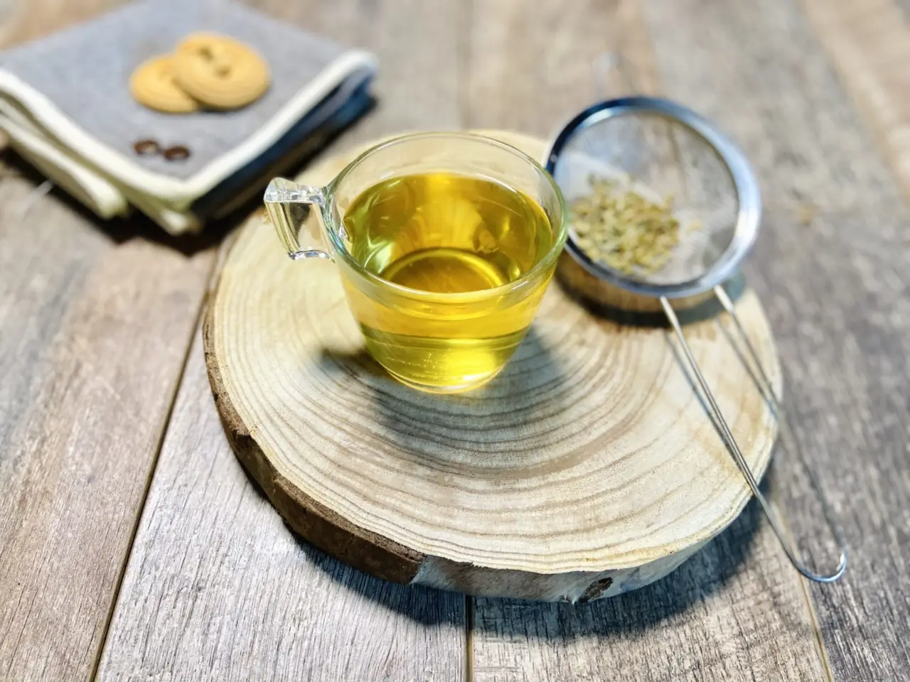 Tisana alla melissa: perché può aiutare a gestire lo stress quotidiano Tisana alla melissa: perché può aiutare a gestire lo stress quotidiano