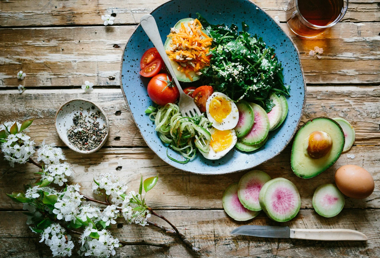 Cosa mangiare la sera per favorire la digestione: i consigli del gastroenterologo Cosa mangiare la sera per favorire la digestione: i consigli del gastroenterologo