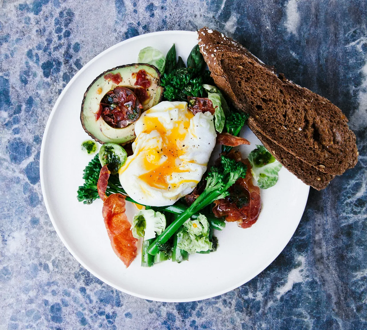 Cosa mangiare la sera per favorire la digestione: i consigli del gastroenterologo Cosa mangiare la sera per favorire la digestione: i consigli del gastroenterologo